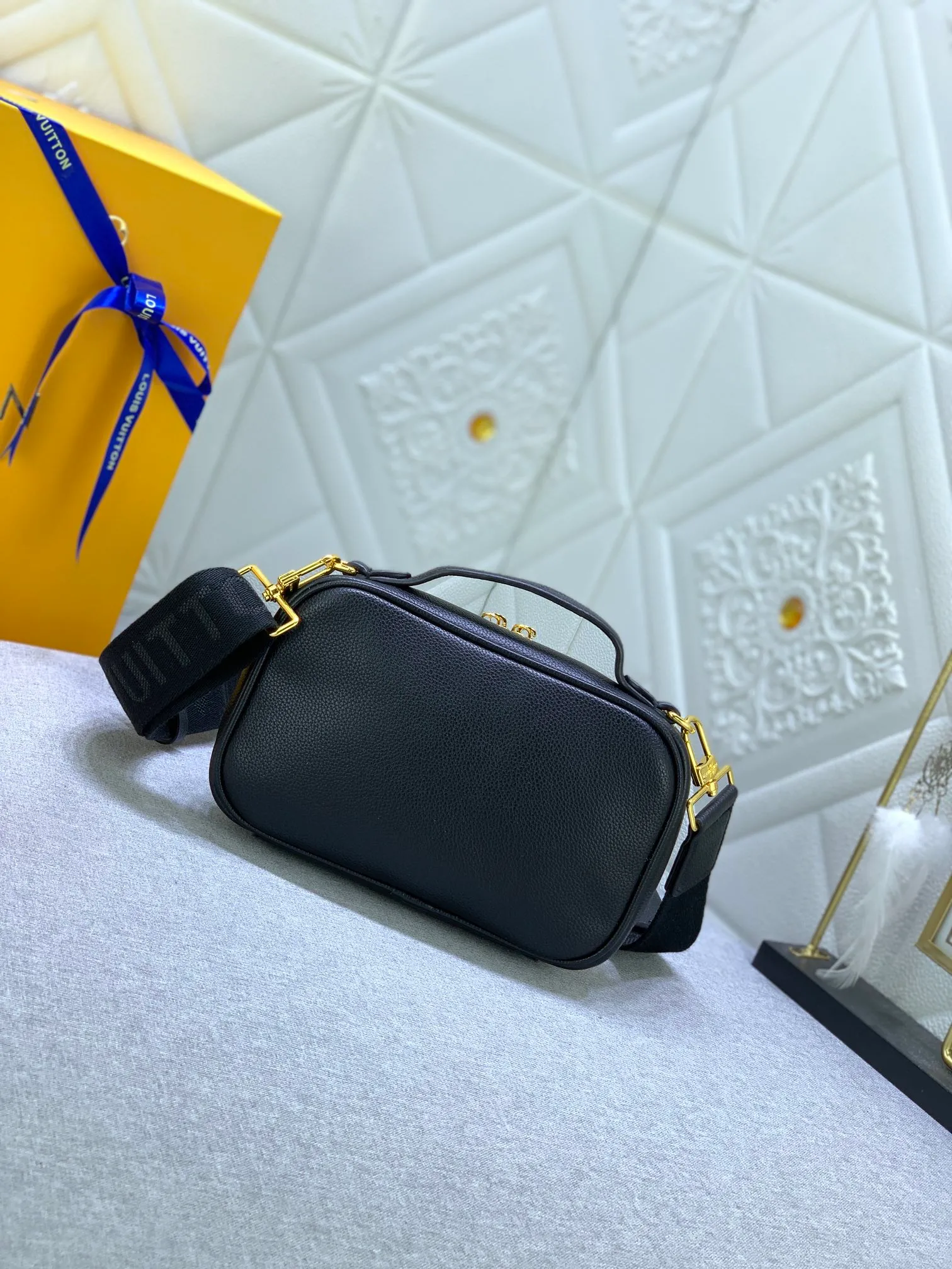 Louis Vuitton Utility Crossbody Black Handbag
