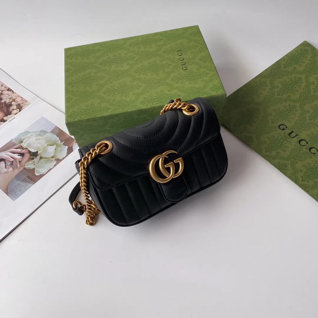Gucci GG Marmont Small Matelassé Shoulder Handbag