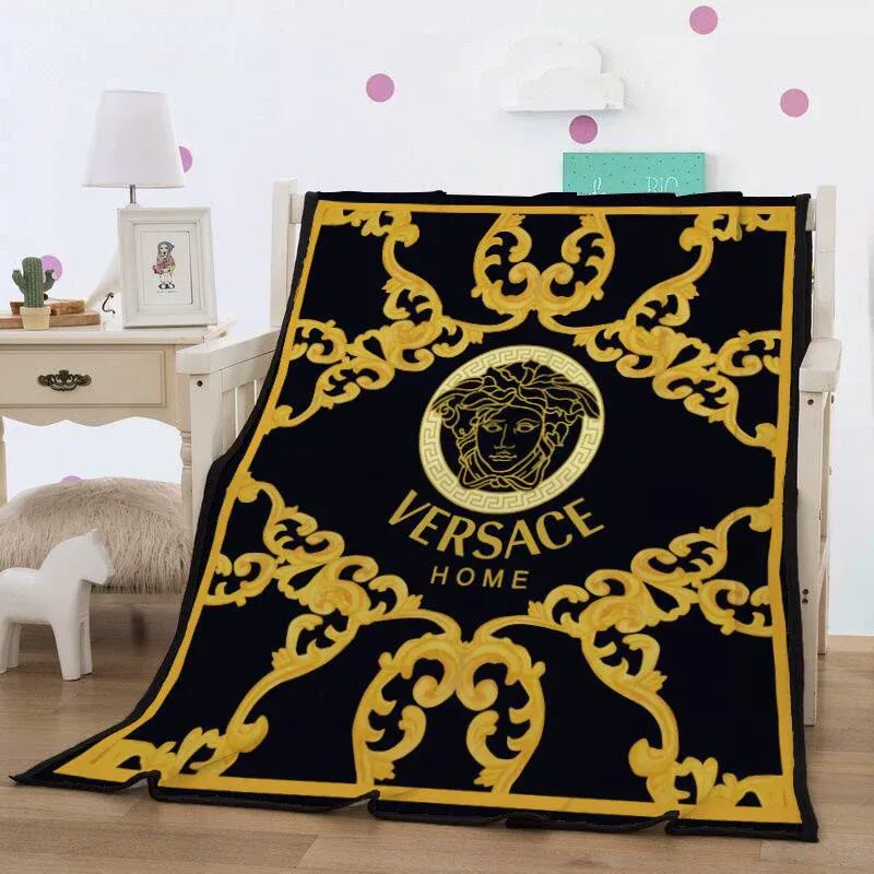 
                versace home fashion luxury brand fleece blanket comfortable blanket
            