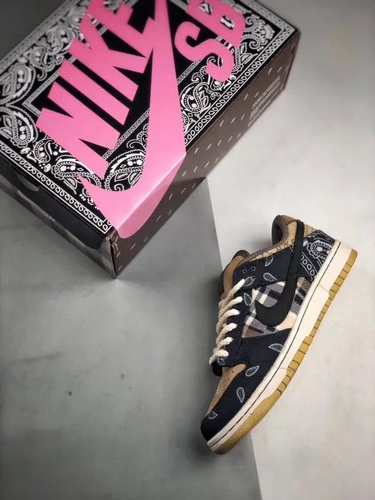 Travis Scott x Nike SB Dunk Low Black/Parachute Beige-Petra Brown