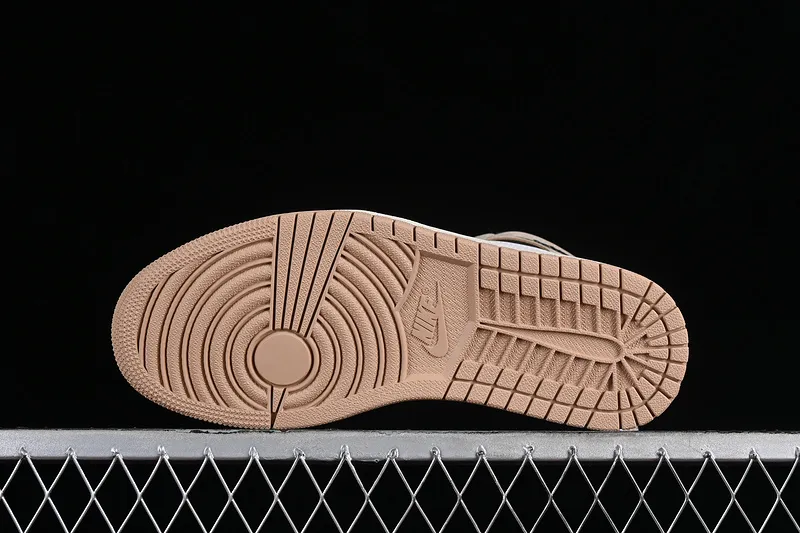 Air Jordan 1 High OG Latte Legend Medium Brown