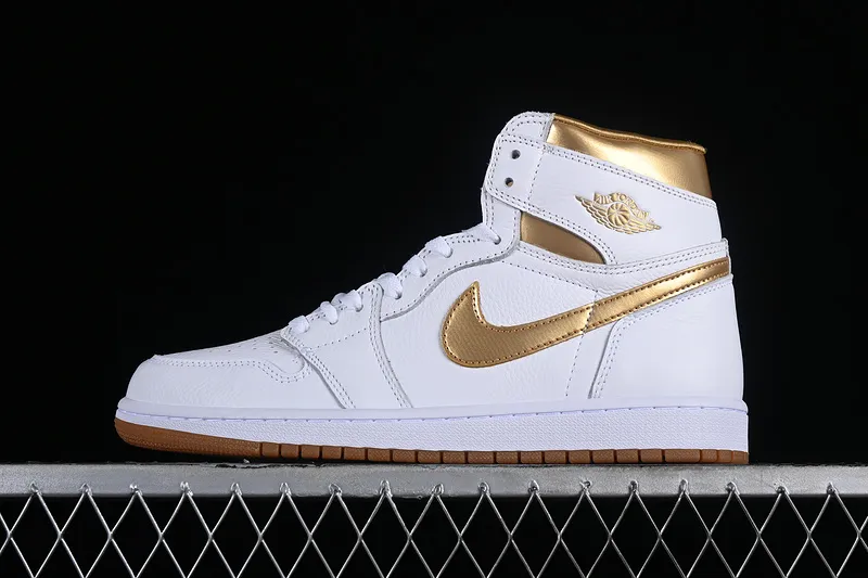 Air Jordan 1 Retro High OG Metallic Gold
