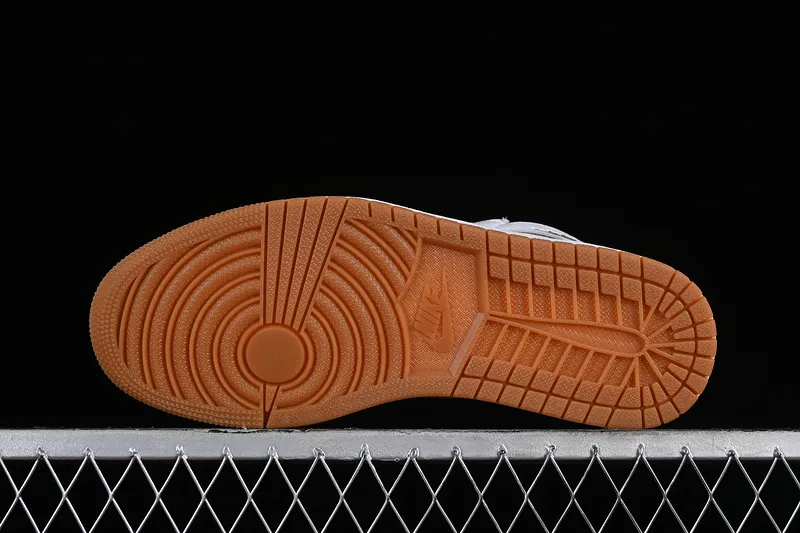 Air Jordan 1 Retro High OG Metallic Gold