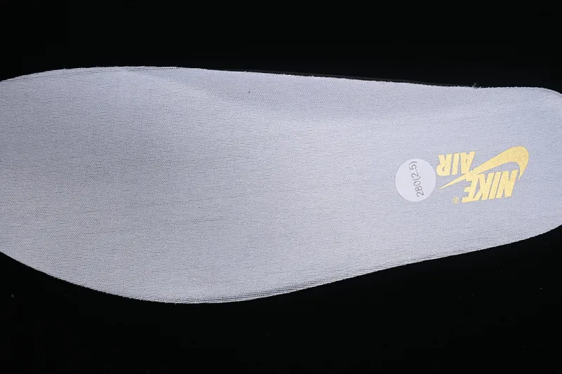 Air Jordan 1 Retro High OG Metallic Gold