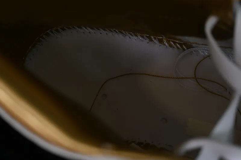 Air Jordan 1 Retro High OG Metallic Gold