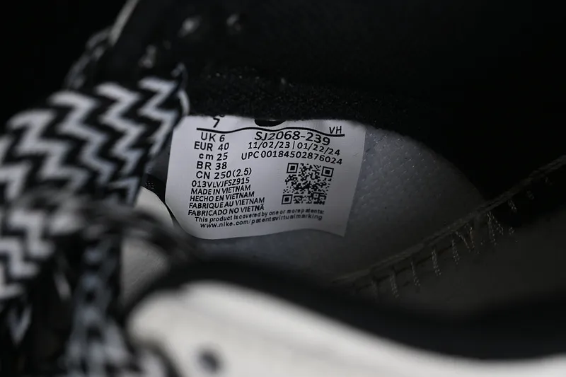 Nike SB Dunk Low LV White Black