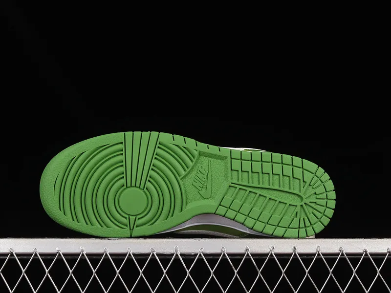 SB DUNK LOW CHLOROPHYLL/WHITE/VIVID GREEN