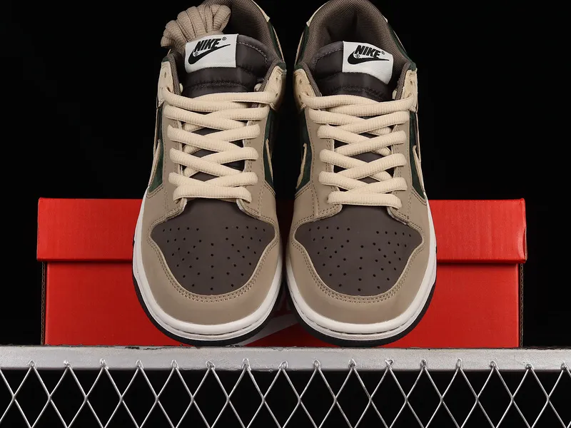 Otomo Katsuhiro X Sb Dunk Low Steamboy Ost Black/brown]