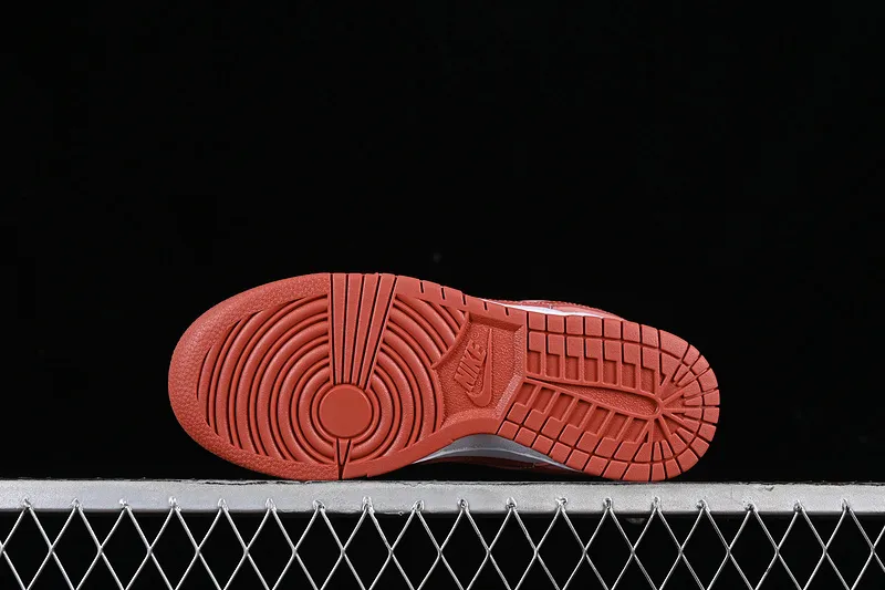 Dunk Low Sb Red Stardust Red Stardust/rugged Orange/white