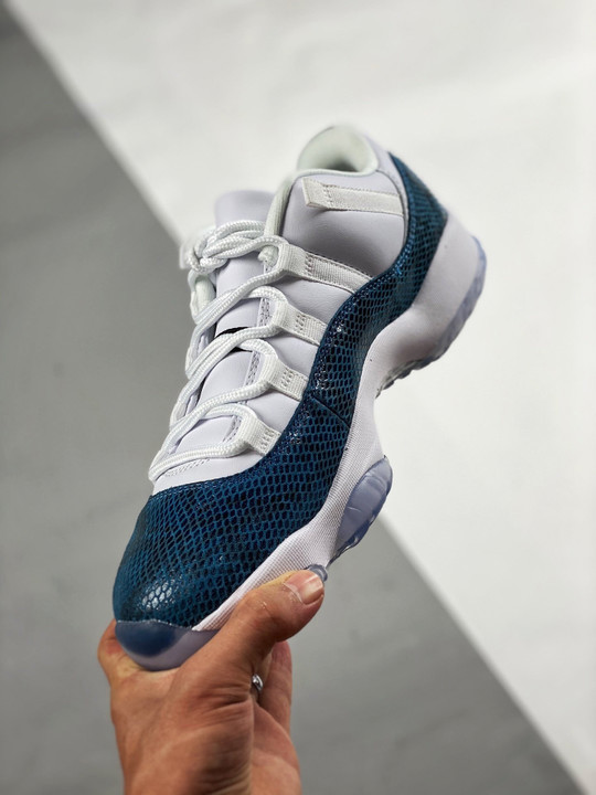 Air jordan 11 low ” navy blue snakeskin” cd6846-102