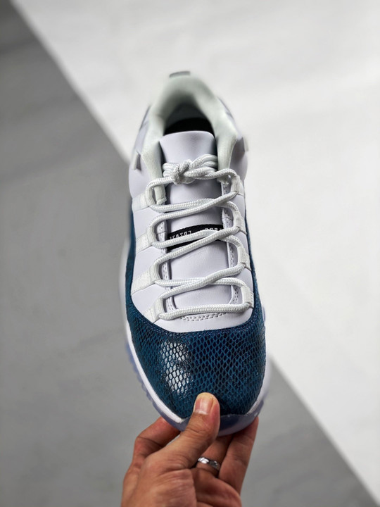 Air jordan 11 low ” navy blue snakeskin” cd6846-102