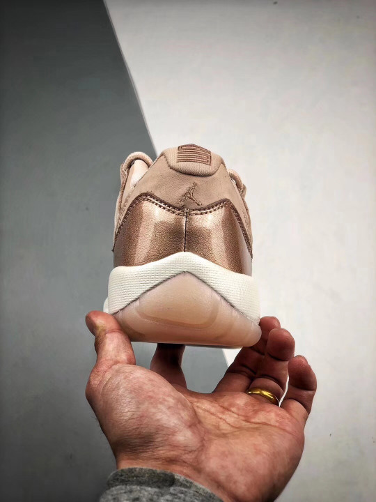 Air jordan 11 low wmns ” rose gold” ah7860-105