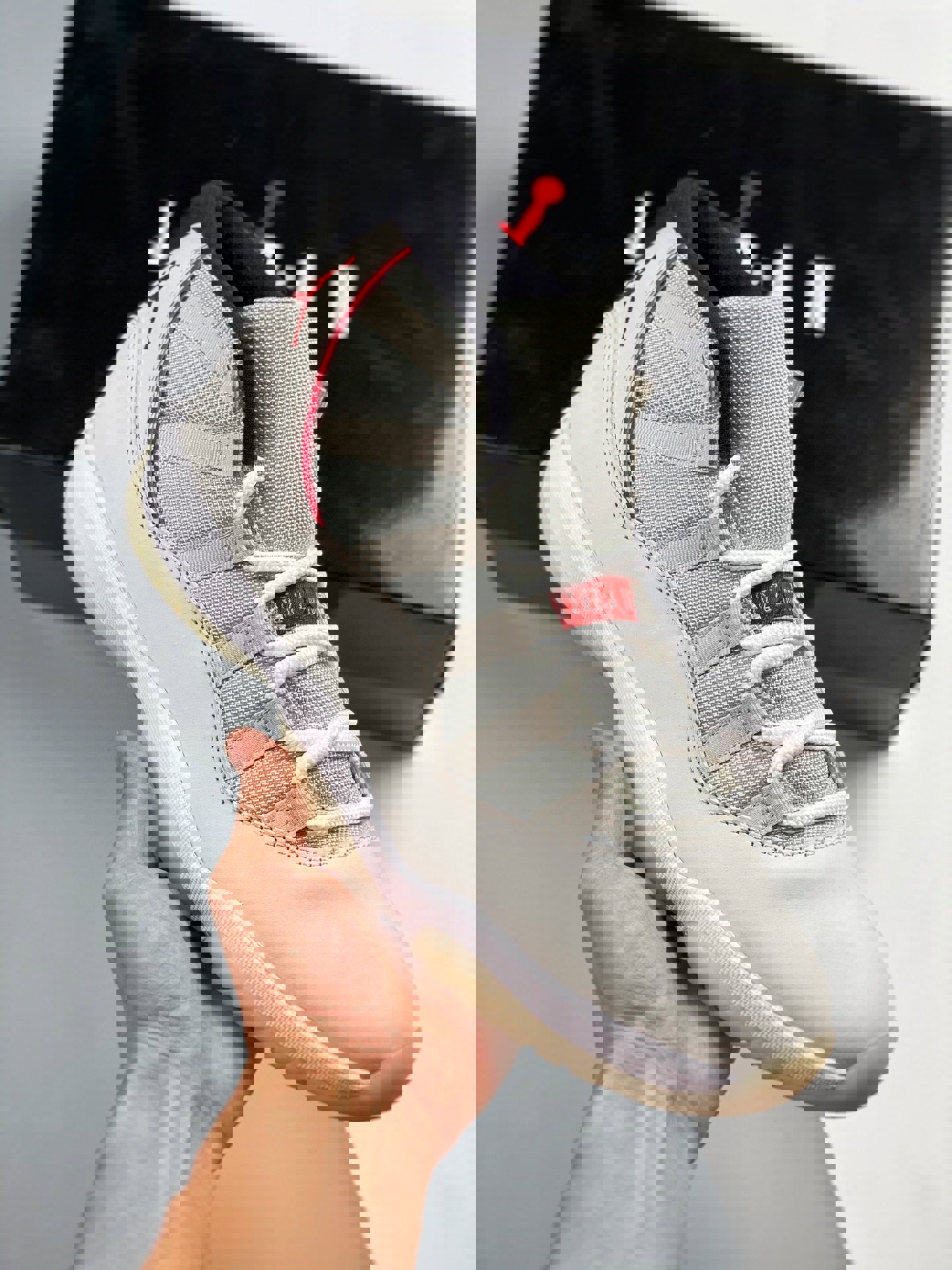 Air jordan 11 platinum tint/sail-university red