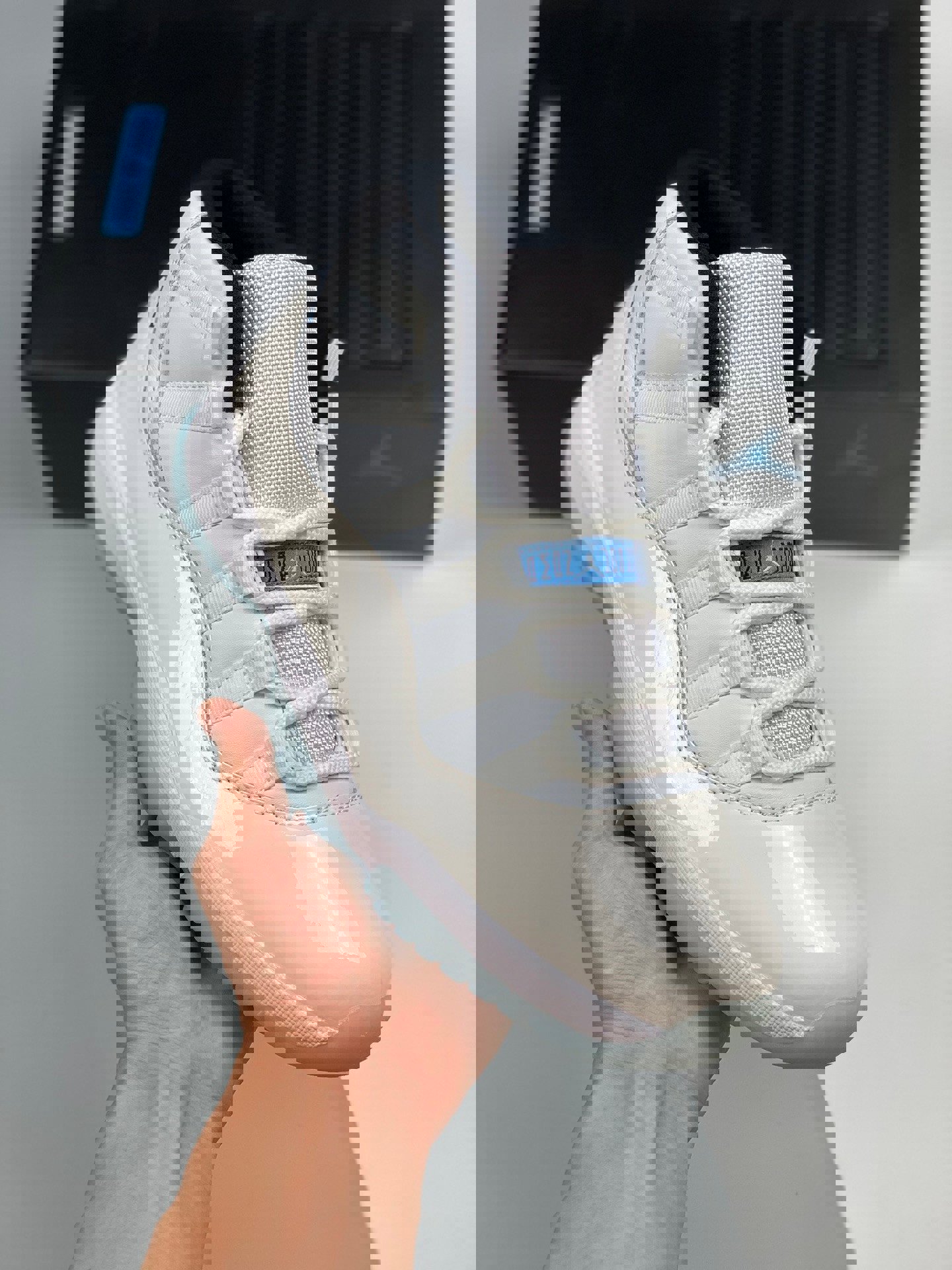 Air jordan 11 retro legend blue 378037-117