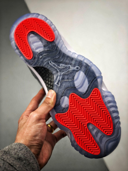 Air jordan 11 retro low black infrared 23