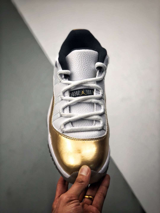 Air jordan 11 retro low ‘closing ceremony’ 528895-103
