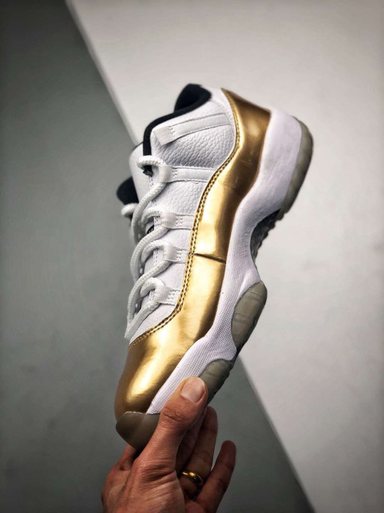 Air jordan 11 retro low ‘closing ceremony’ 528895-103