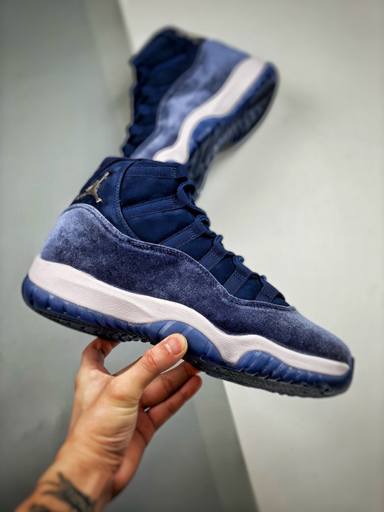 Air jordan 11 velvet midnight navy/metallic silver-white ar0715-441