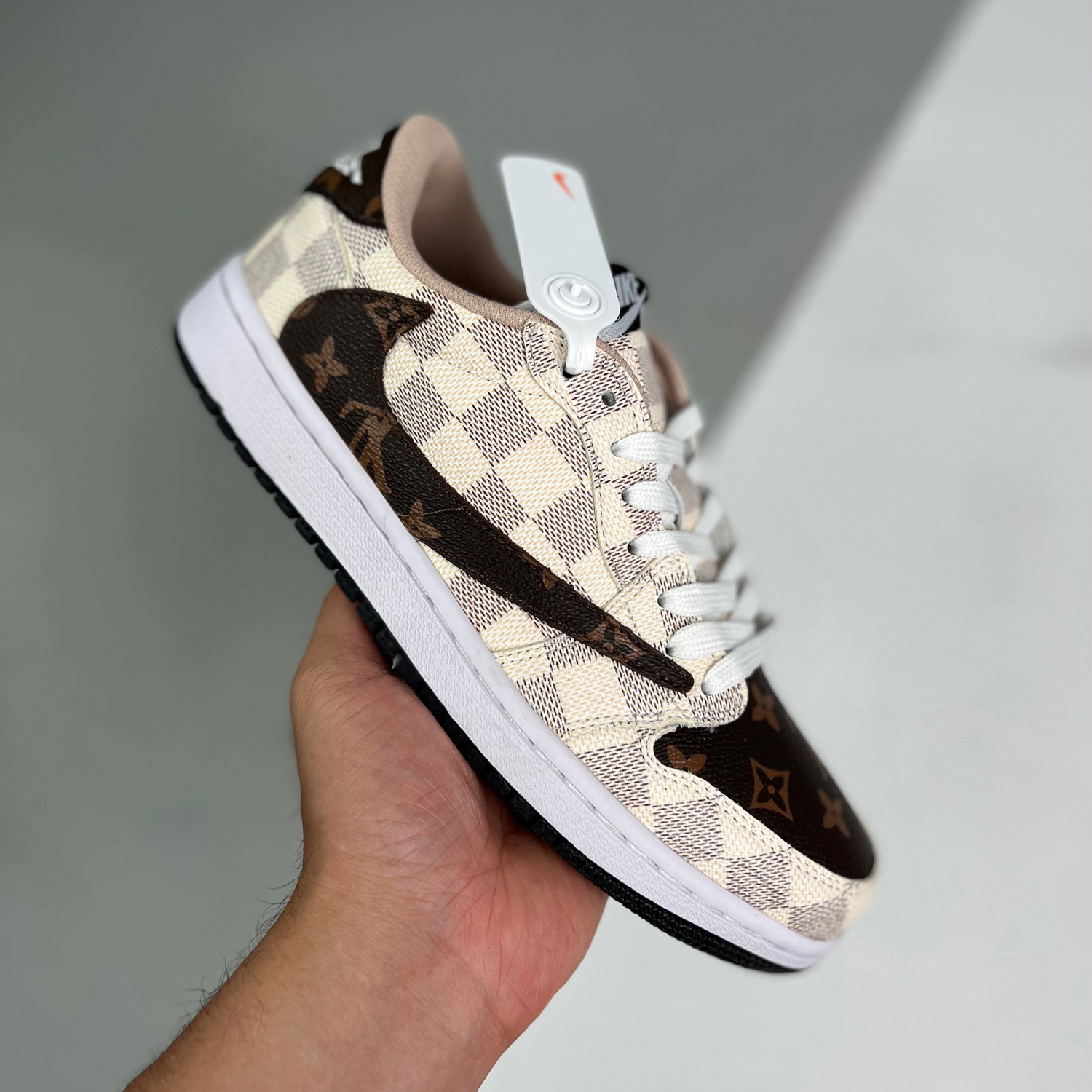 Travis scott x air jordan 1 low x lv 2 – 06dhlh12-204 – full size 36 – 45