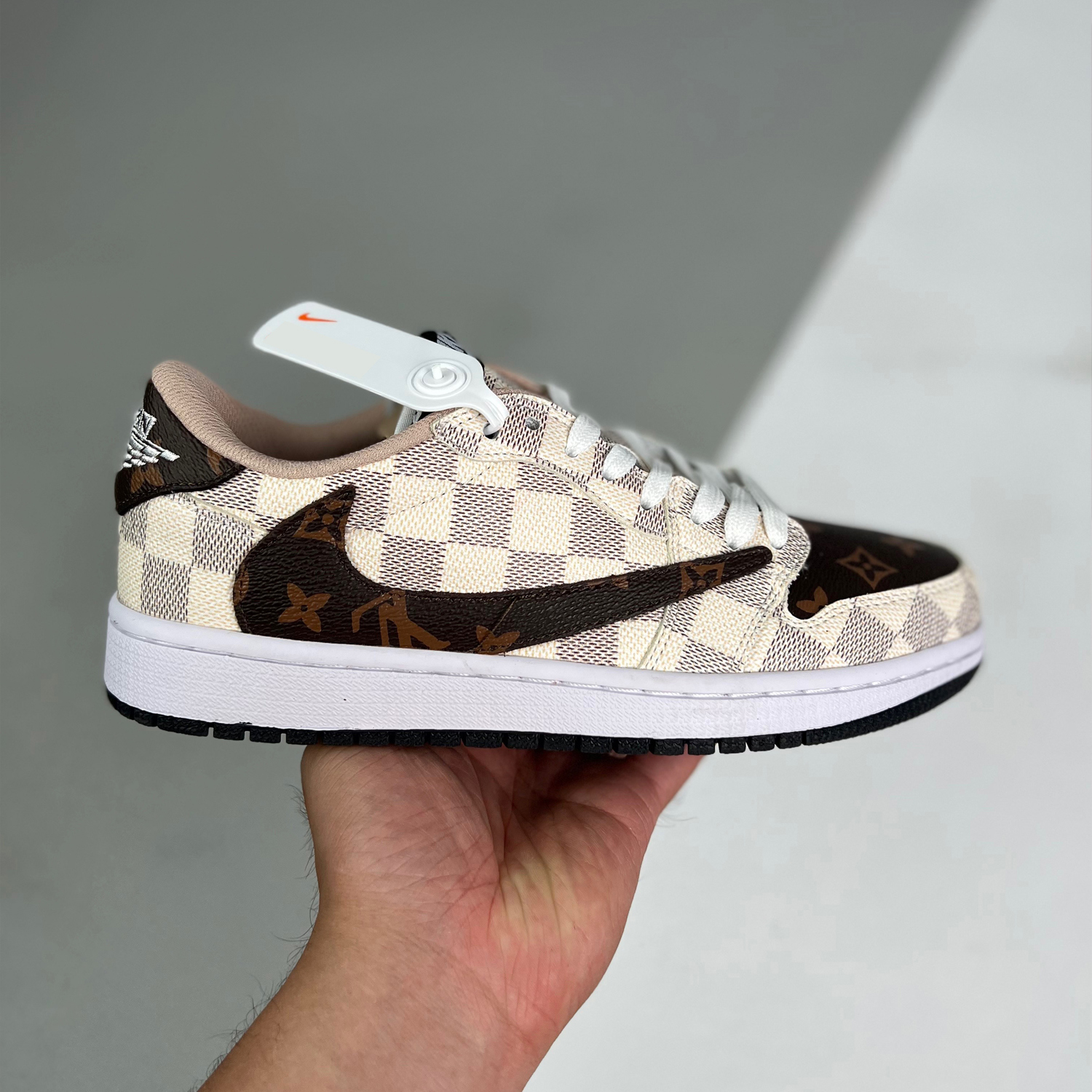 Travis scott x air jordan 1 low x lv 2 – 06dhlh12-204 – full size 36 – 45