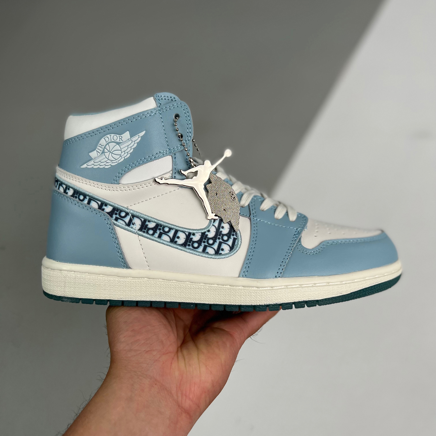 Travis scott x air jordan 1 low x lv 2 – 06dhlh12-204 – full size 36 – 45