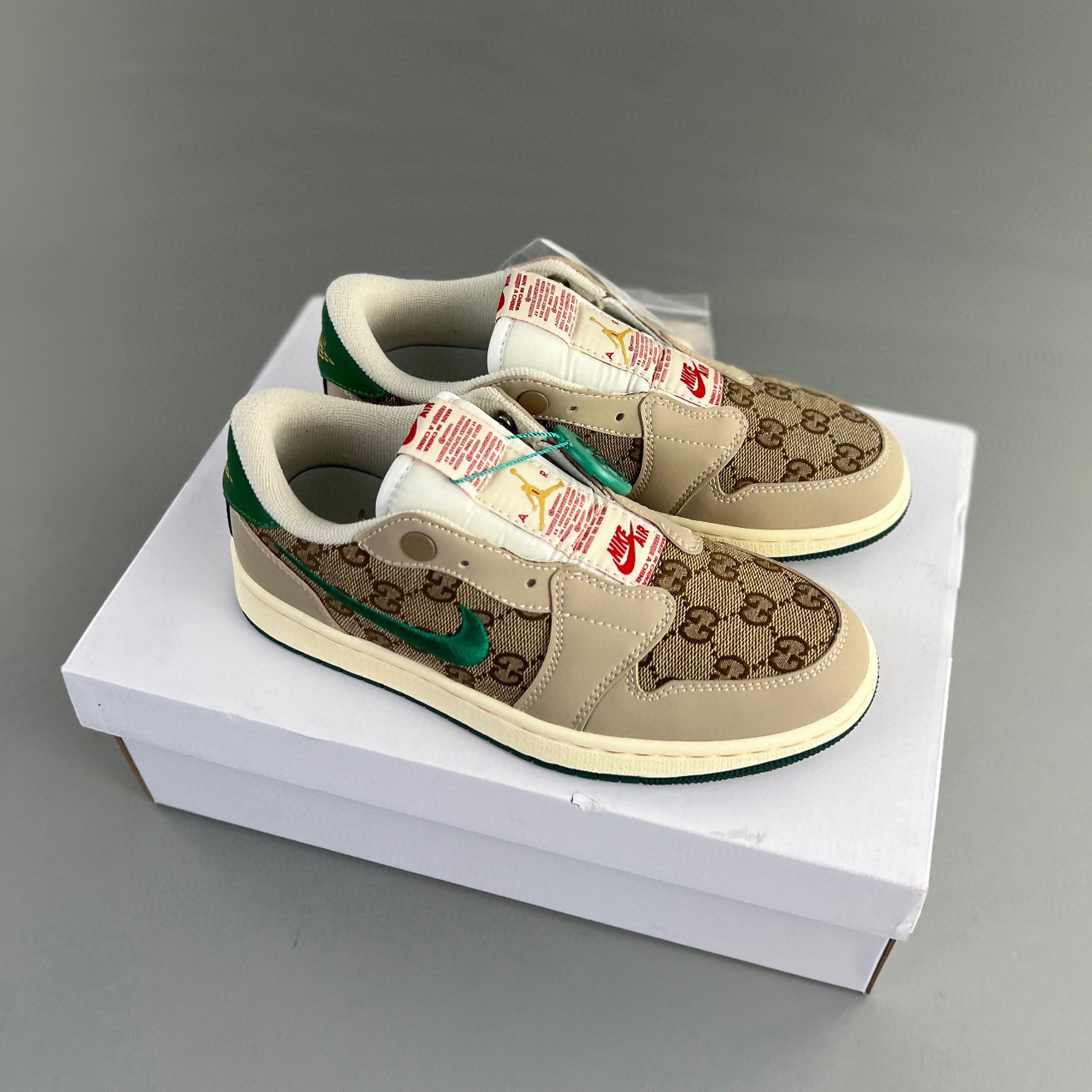 Travis scott x air jordan 1 low x lv 2 – 06dhlh12-204 – full size 36 – 45