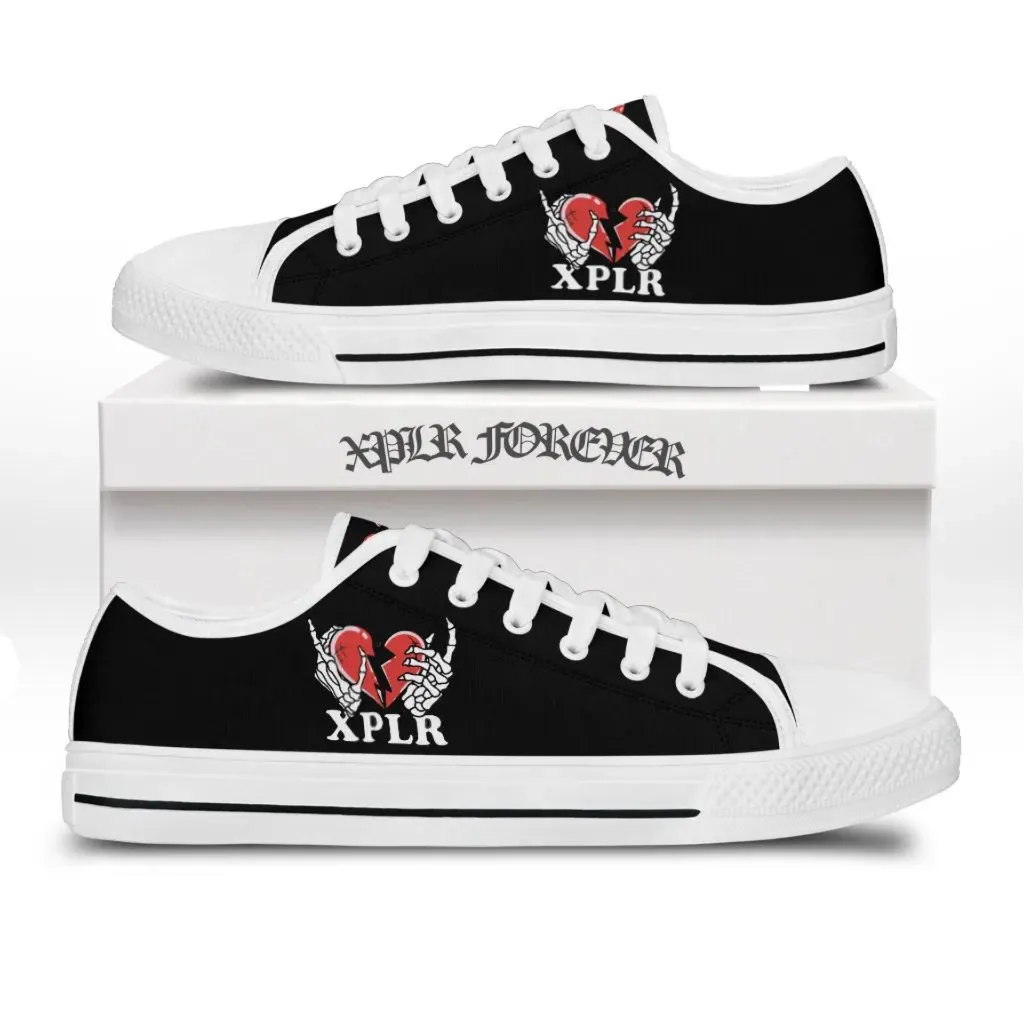 Heartbreak low top canvas shoes white