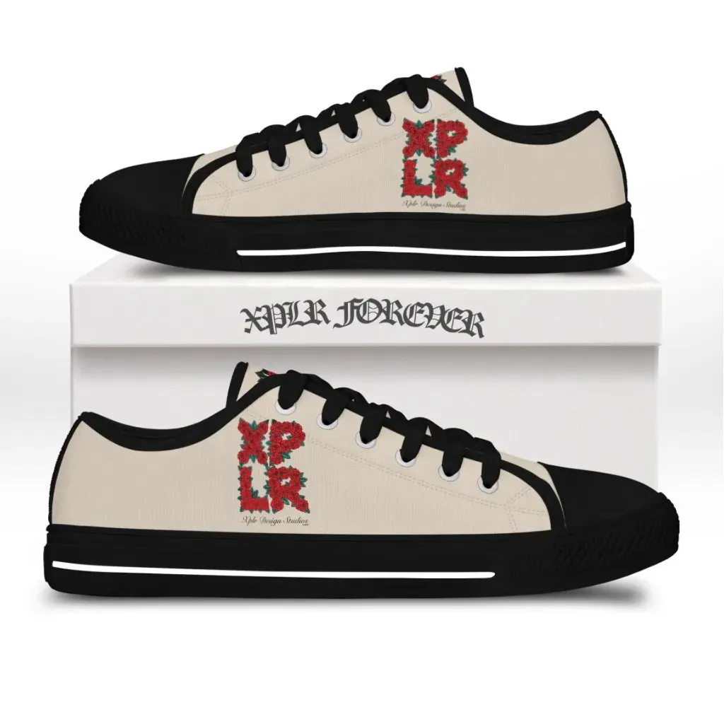 Roses low top canvas shoes