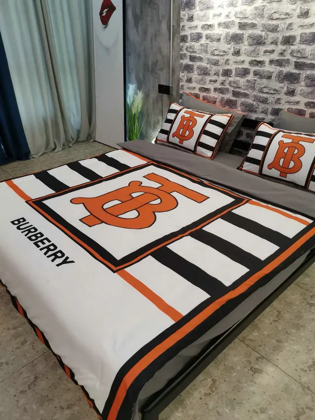 Burberry Bedding Set Luxury Fashion Bedding Sets Quilt Sets Duvet Cover Luxury Brand Bedroom Sets Bedding