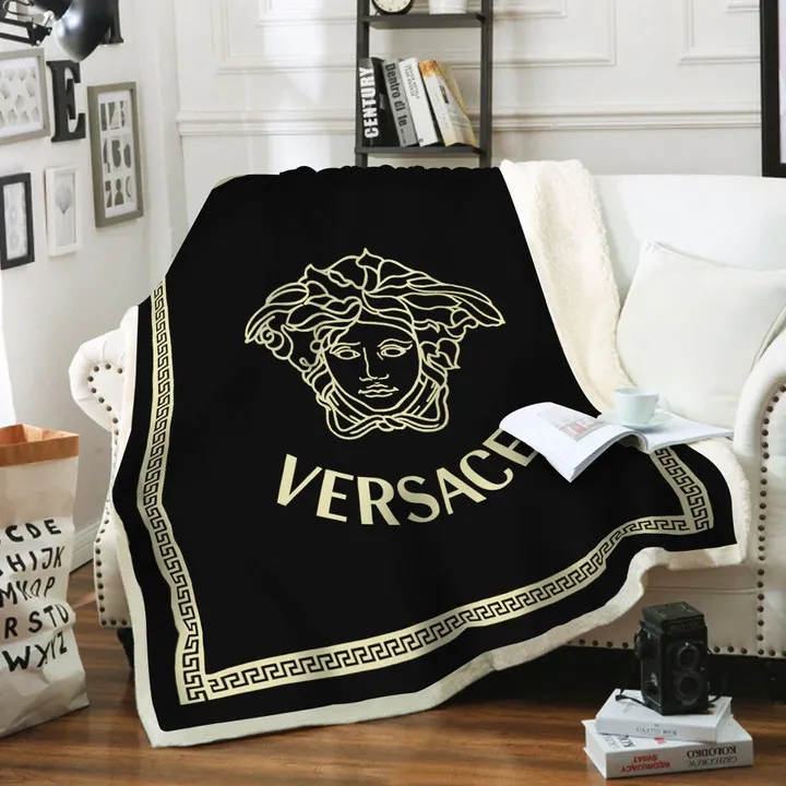 Versace Medusa Pattern Black Luxury Brand Premium Quilt Blanket Fleece Home Decor