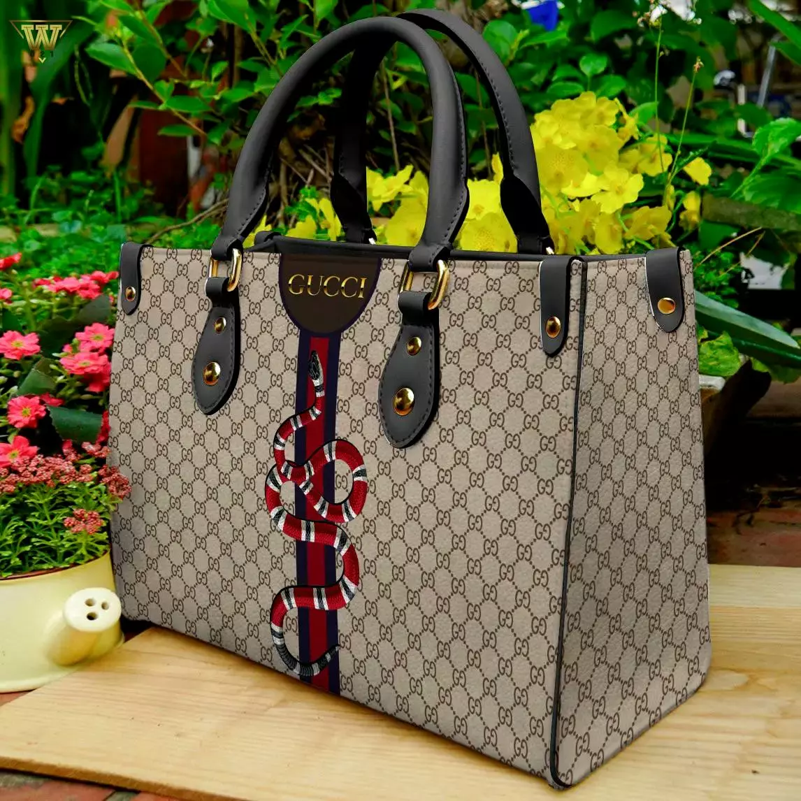 Gucci Snake Luxury Brand Women Small Handbag Premium Accessories For Beauty