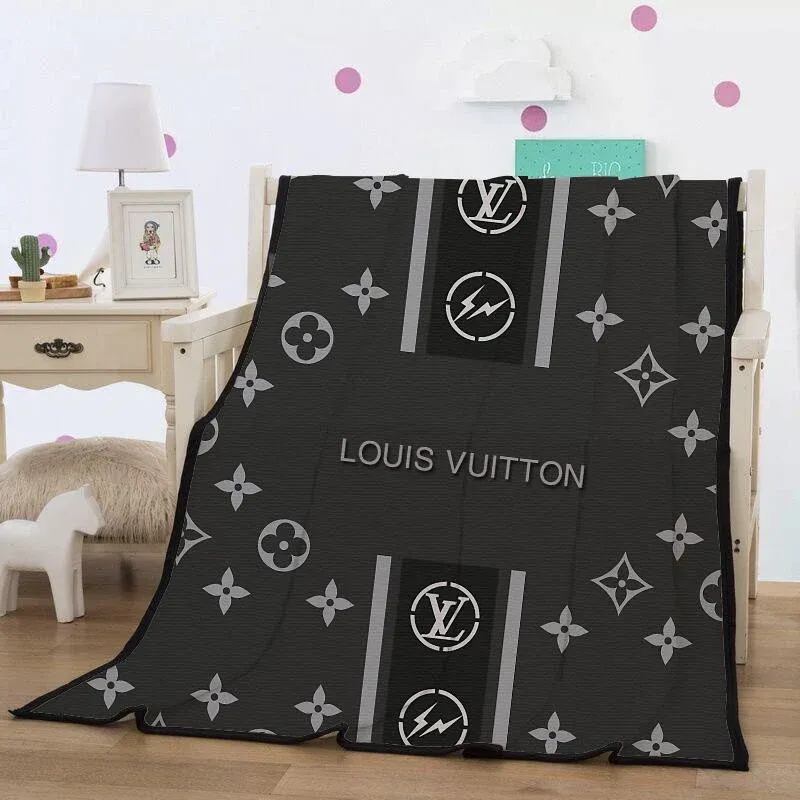 
                louis vuitton dark fashion luxury brand blanket fleece comfortable blanket
            
