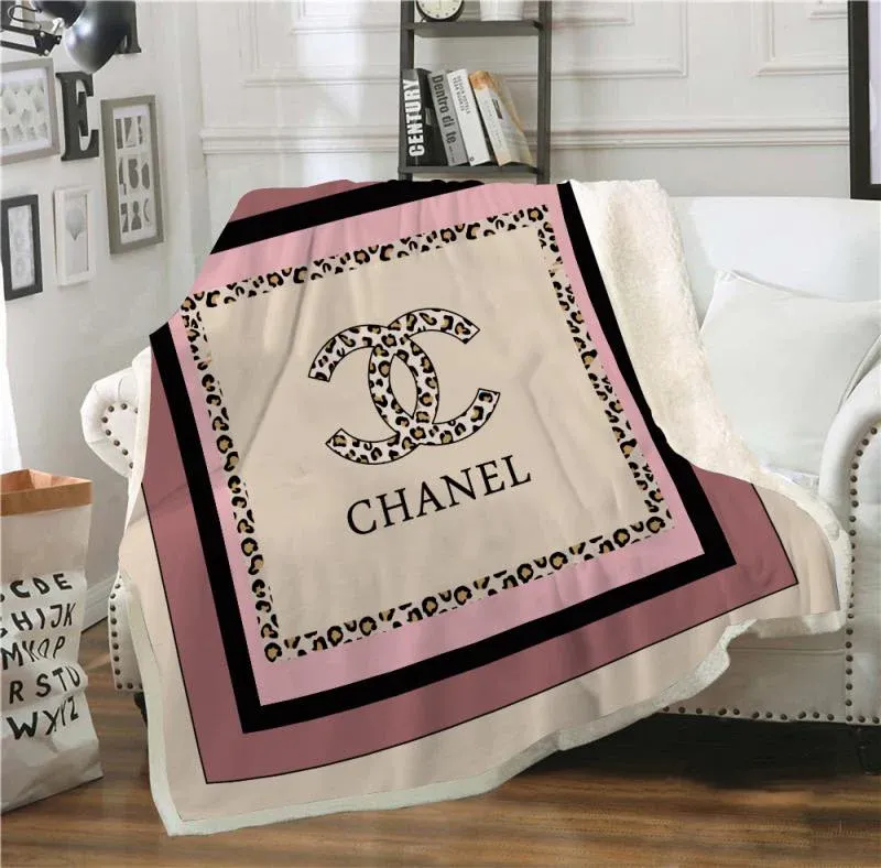 
                chanel hot fashion luxury brand blanket fleece comfortable blanket
            