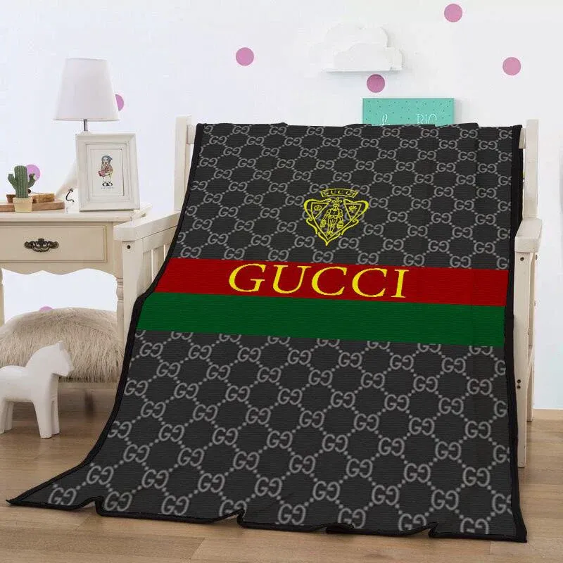 
                gucci hot luxury brand blanket fleece comfortable blanket
            