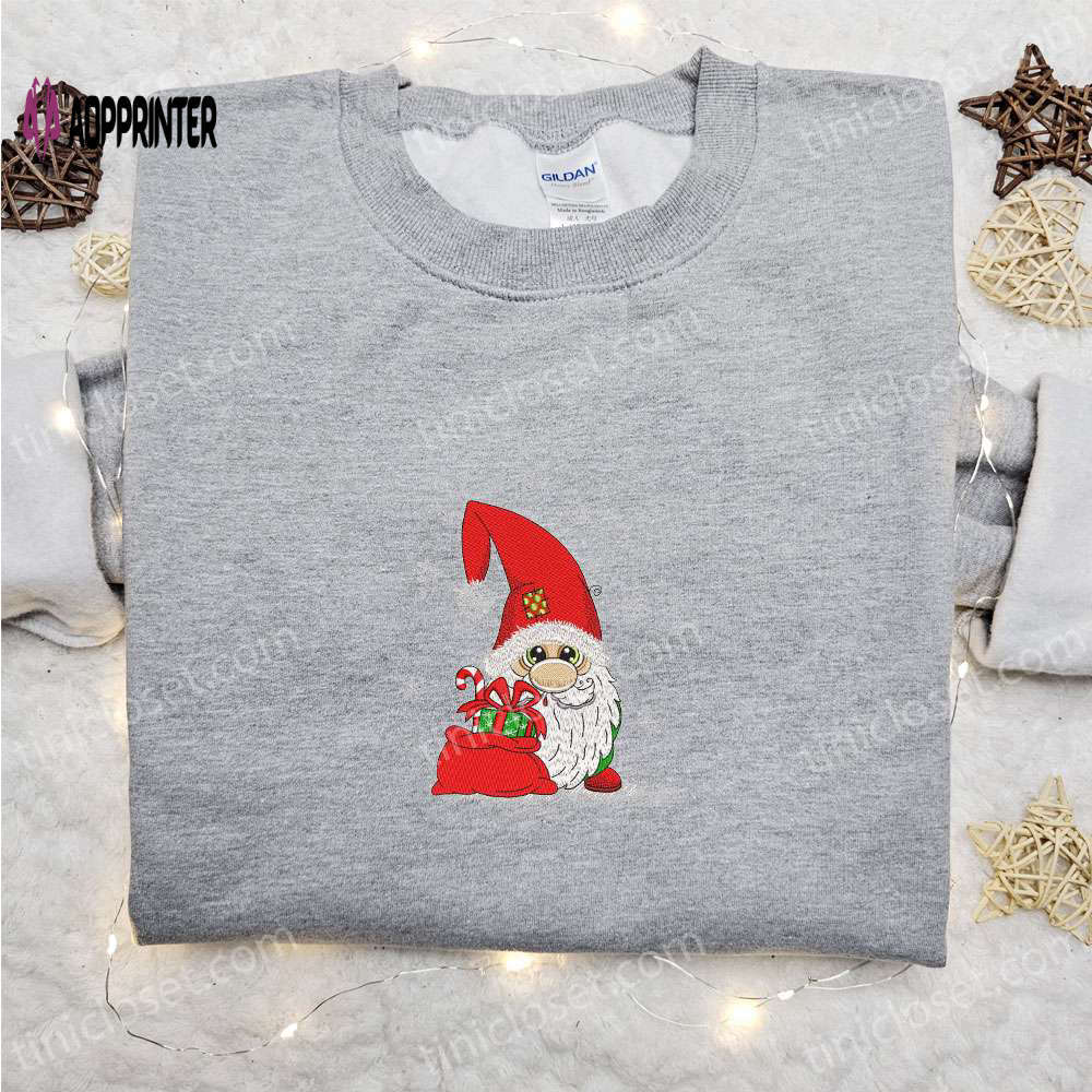 Christmas gift ideas: gnome with gift bag t-shirt & hoodie – cute & best family presents Embroidered Shirt