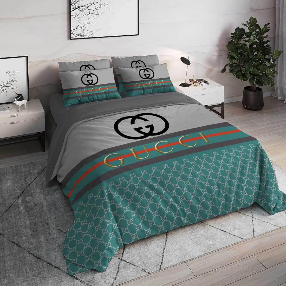 Gucci logo type 49 Bedding Sets sheets home decor premium fashion brand duvet bed linen bedspread blankets covers luxury ideas hyperbeast Bedroom bedclothes