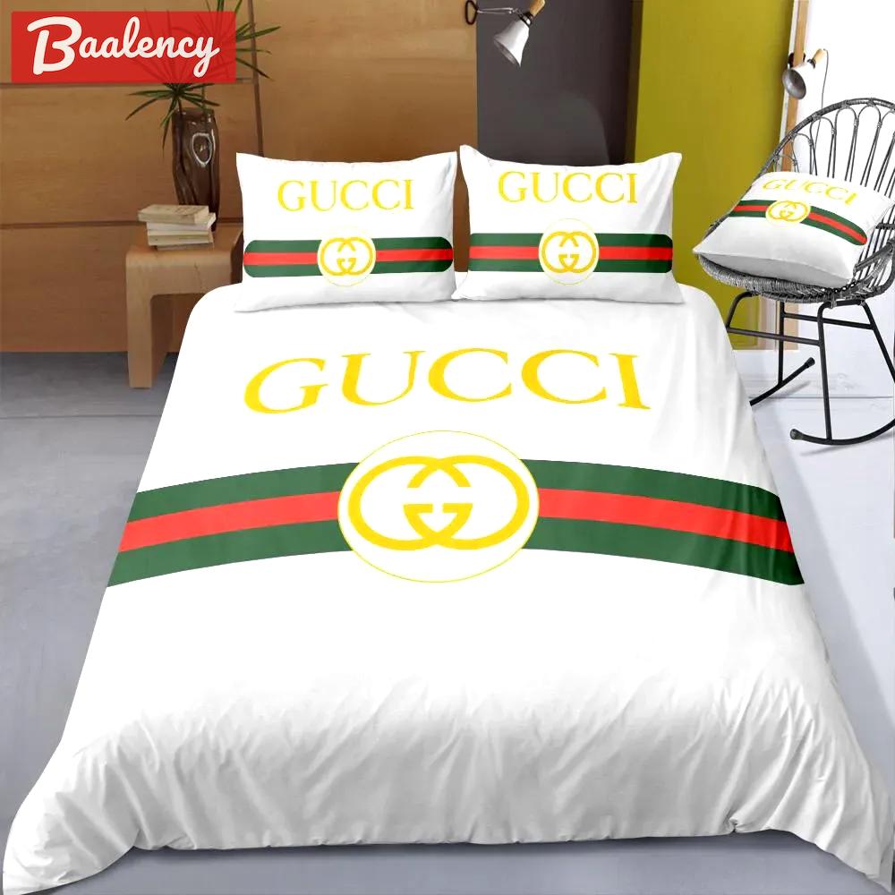 Gucci new hot logo luxury brand bedding sets bedspread duvet cover set, bedroom decor , thanksgiving decorations for home best luxury bed sets gift thankgivings and christmas Bedding Sets