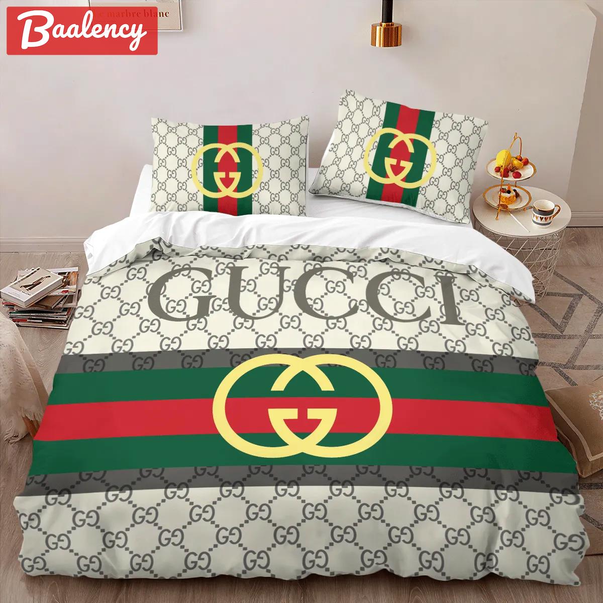 Gucci stripe luxury brand high-end bedding sets, bedroom decor , thanksgiving decorations for home best luxury bed sets gift thankgivings and christmas Bedding Sets