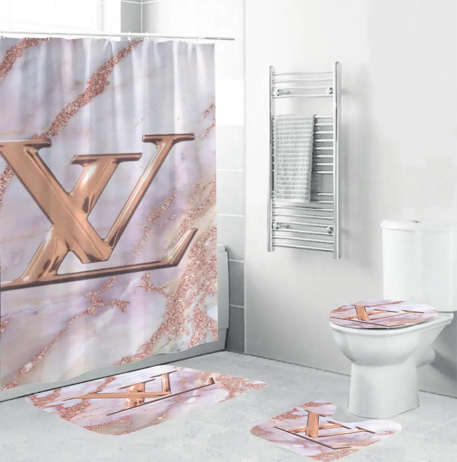 Louis vuitton logo type 611 Bathroom Accessory Sets Toilet Cover Hypebeast Bathroom Home Decor Pedestal Rug Bathroom Sets Luxury Fashion Brand Waterproof Shower Curtain Bath Mat Set