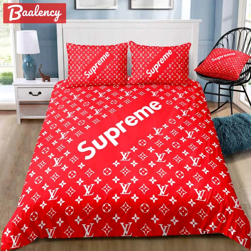 Louis vuitton supreme logo hot luxury brand bedding sets bedspread duvet cover set, bedroom decor , thanksgiving decorations for home best luxury bed sets gift thankgivings and christmas Bedding Sets