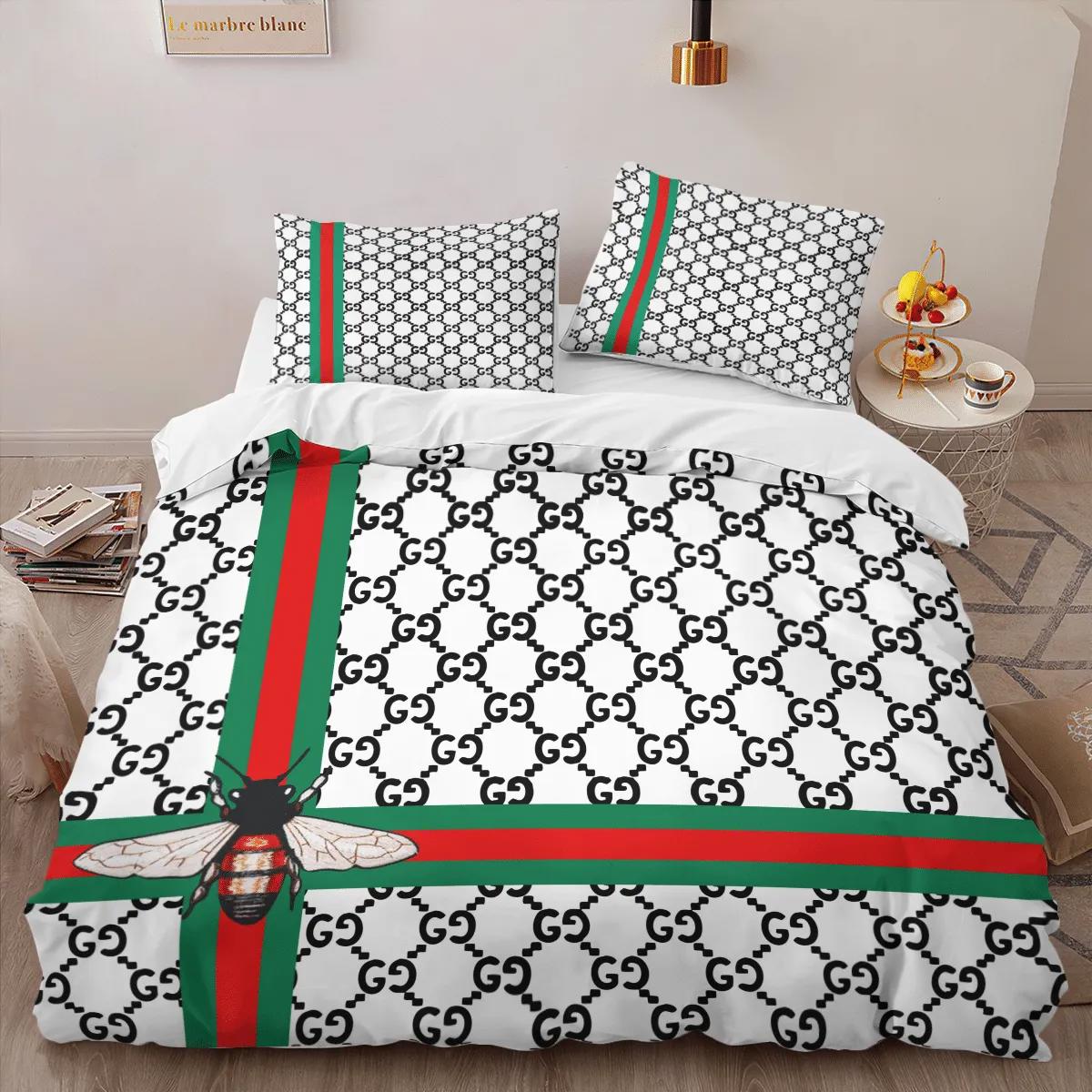 Gucci bee logo type 556 Bedding Sets duvet bedspread home decor bedclothes premium fashion brand covers blankets sheets bed linen hyperbeast Bedroom luxury ideas