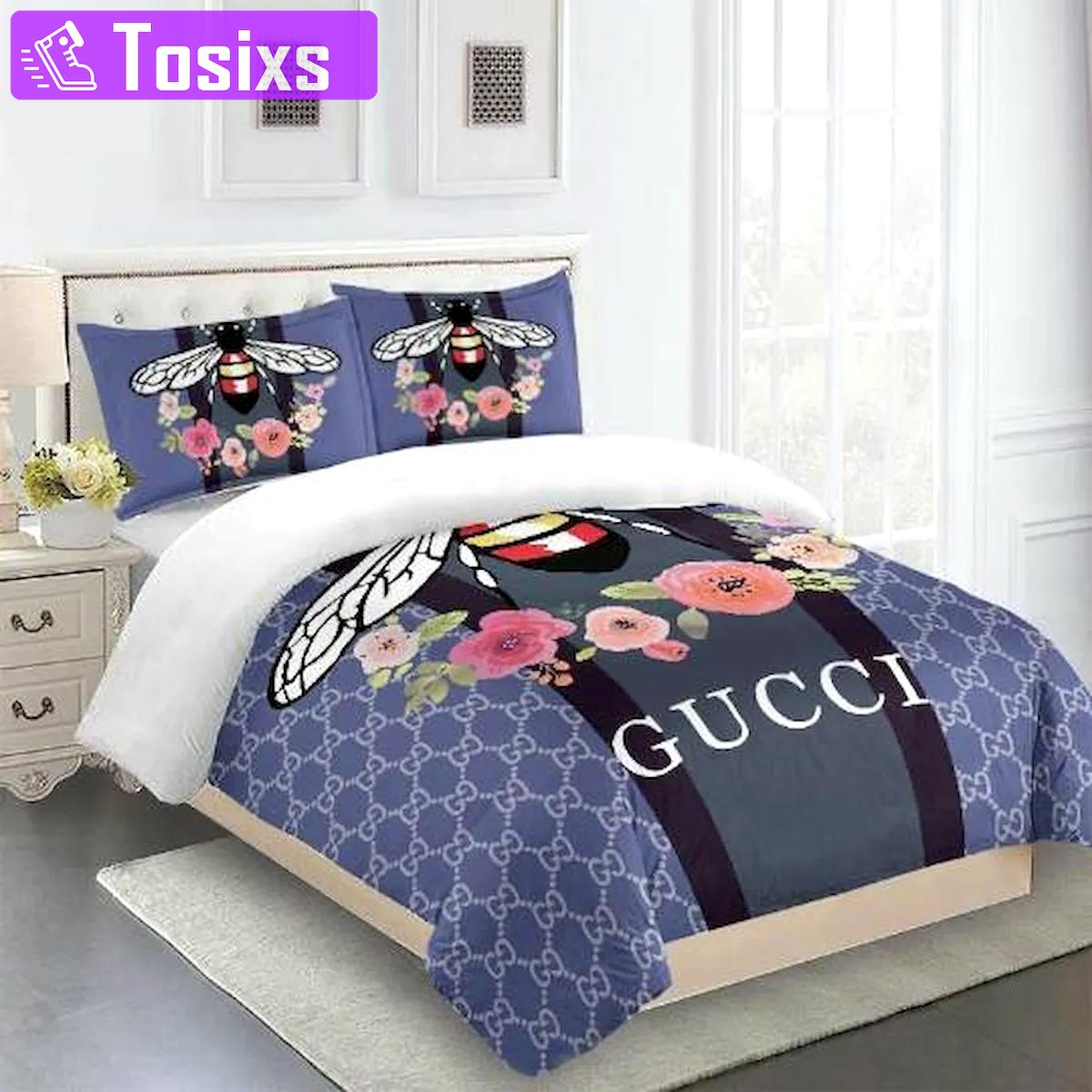 Gucci bee luxury brand high-end bedding sets, bedroom decor , thanksgiving decorations for home best luxury bed sets gift thankgivings and christmas Bedding Sets