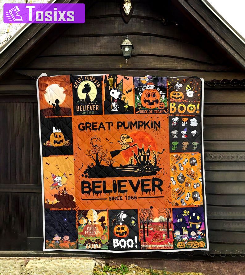 Halloween decorations halloween snoopy great pumpkin believer since 1966 fan gift idea quilt blanket Quilt Blanket