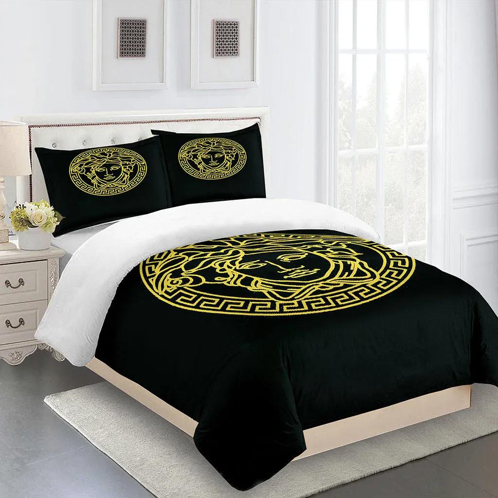 Gold medusa  versace logo luxury brand high end premium bedding set for bedroom luxury bedspread duvet cover set with pillowcases home decoration Bedding Sets