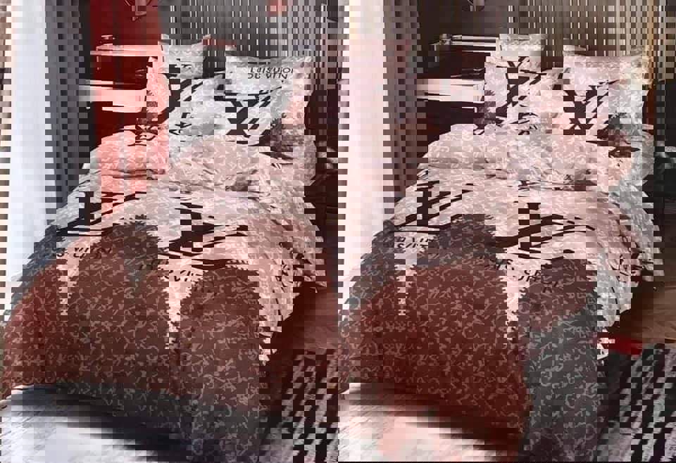 Louis vuitton brown pinky logo type 210 Bedding Sets bed linen duvet bedclothes bedspread blankets hyperbeast Bedroom luxury ideas premium fashion brand home decor covers sheets