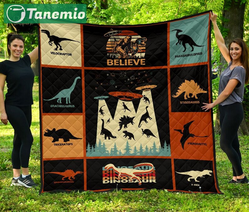 Catching dinosaur fleece blanket, mink sherpa blanket, dinosaur blanket, catching dinosaur quilt, ufo blanket, dinosaur lover gift Quilt Blanket