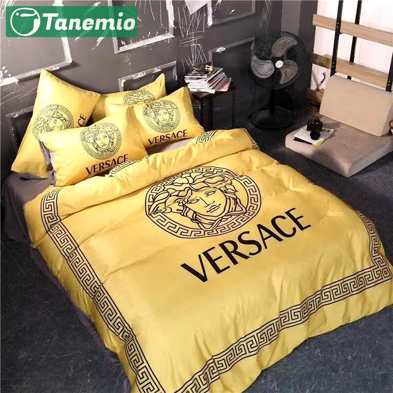 Gianni versace yellow luxury brand high-end bedding sets, bedroom decor , thanksgiving decorations for home best luxury bed sets gift thankgivings and christmas Bedding Sets