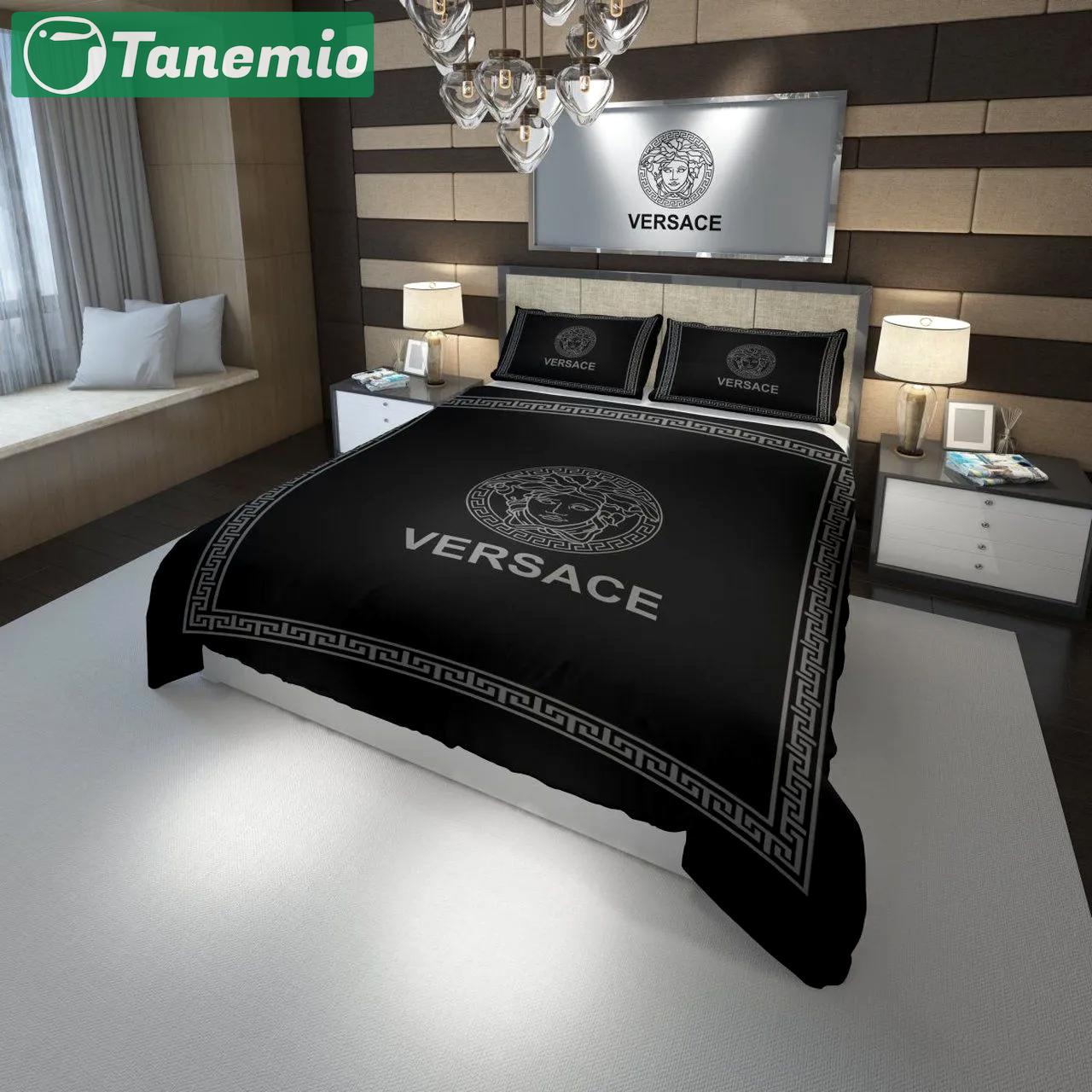 Versace logo type 347 Bedding Sets sheets duvet premium fashion brand bedspread covers bed linen blankets bedclothes home decor hyperbeast Bedroom luxury ideas