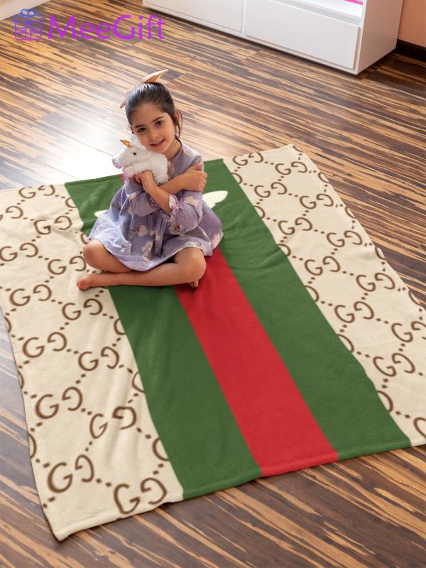 Gucci bee luxury brand logo premium blanket fleece home decor 199 Blanket Fleece