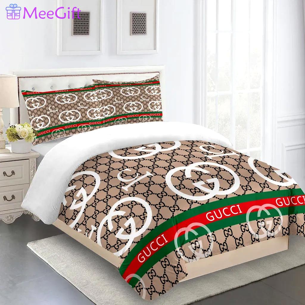 Gucci fashion logo limited luxury brand bedding sets, bedroom decor , thanksgiving decorations for home 12 best luxury bed sets gift thankgivings and christmas Bedding Sets